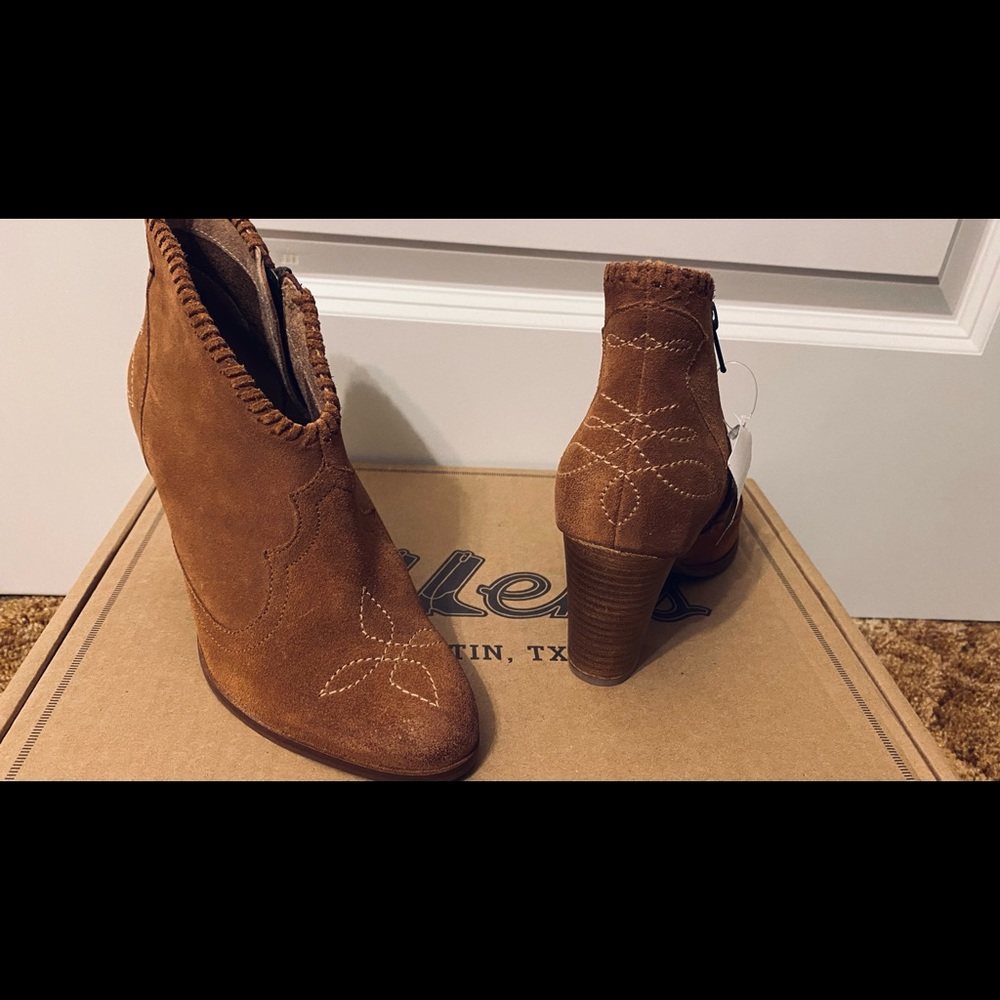 Unbridled by Artist Eva Distressed Brown